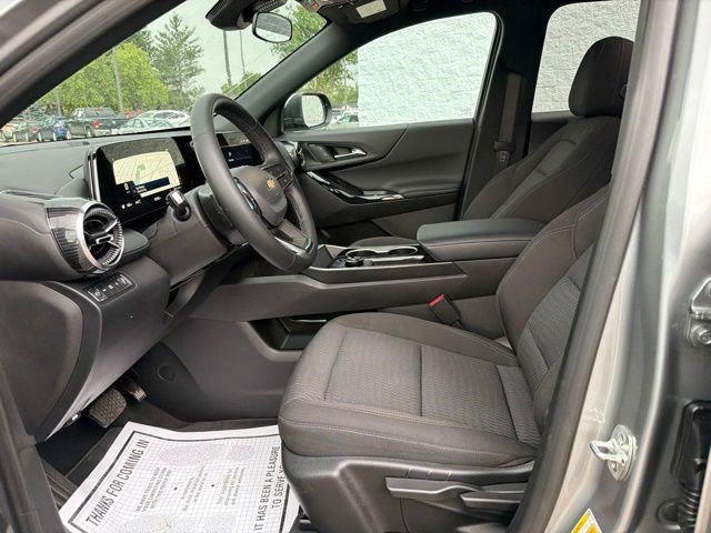 Used 2026 Chevrolet Equinox LT AWD/4WD image 11