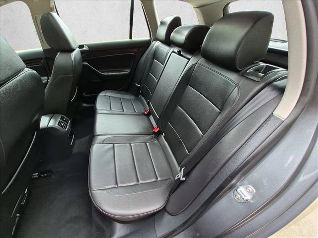 Used 2013 Volkswagen Jetta SE FWD image 21