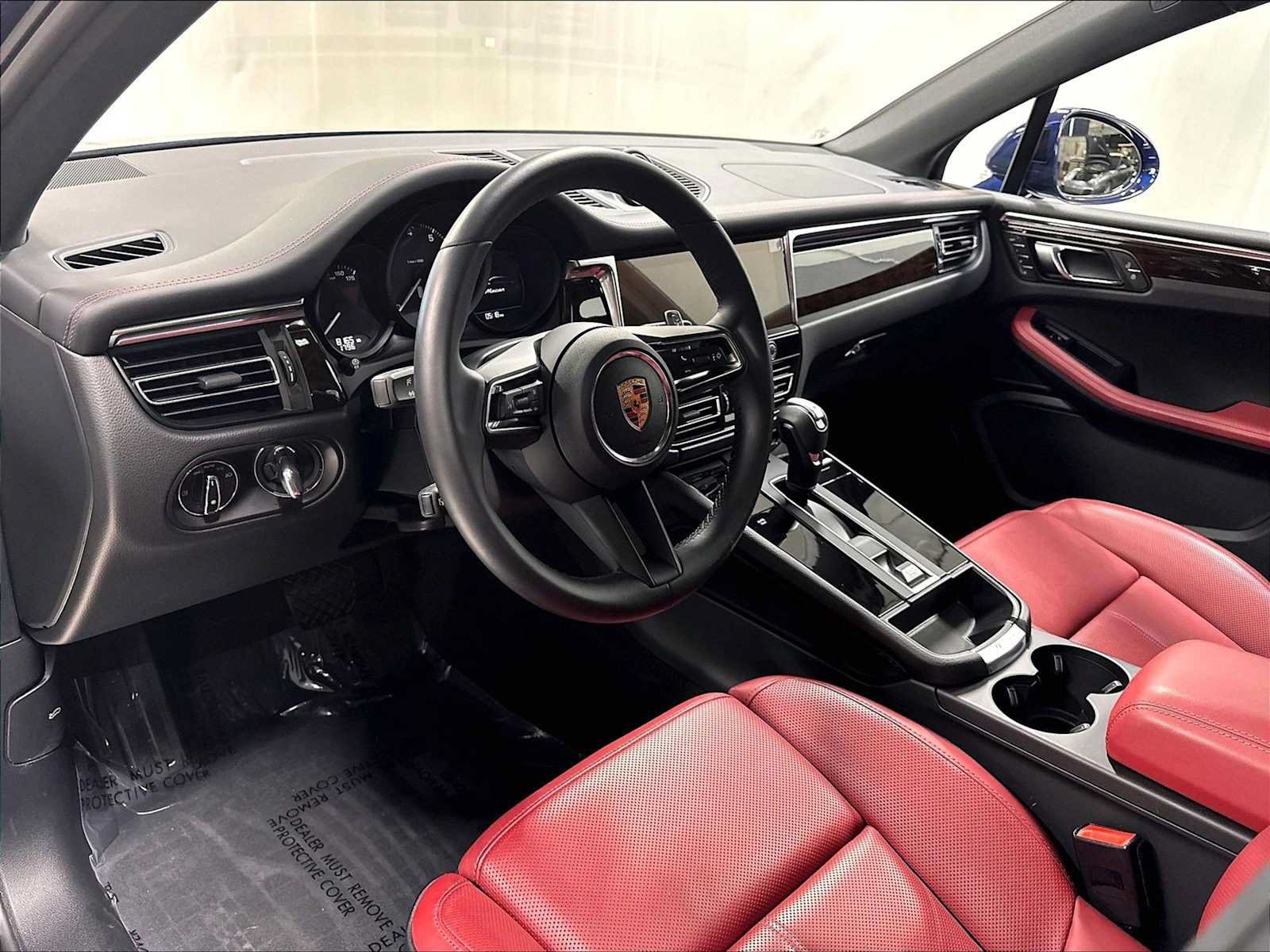 Used 2026 Porsche Macan AWD/4WD image 6