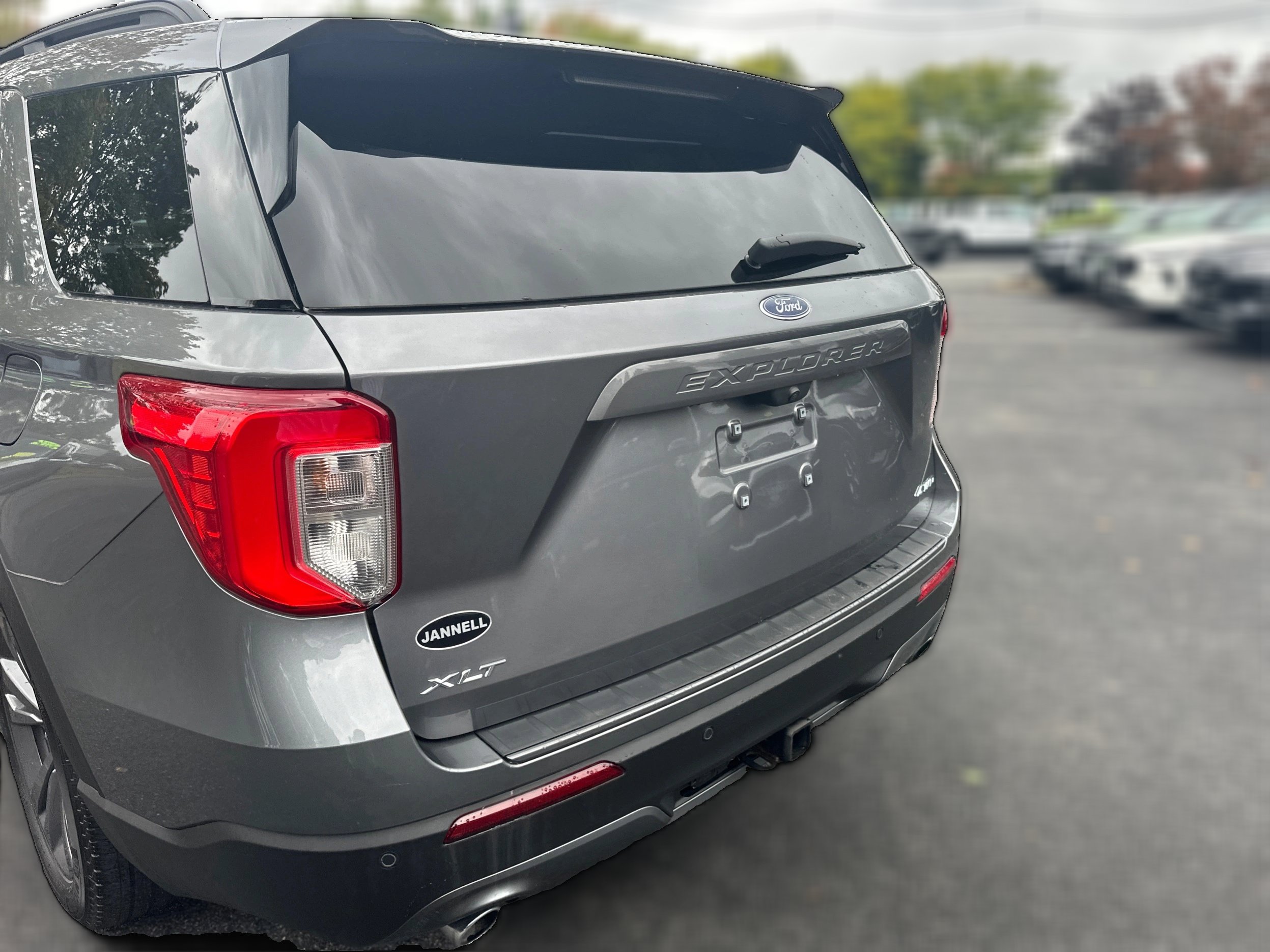 Used 2023 Ford Explorer XLT w/ Equipment Group 202A AWD/4WD image 24
