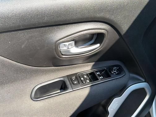 Used 2021 Jeep Renegade Sport AWD/4WD image 14