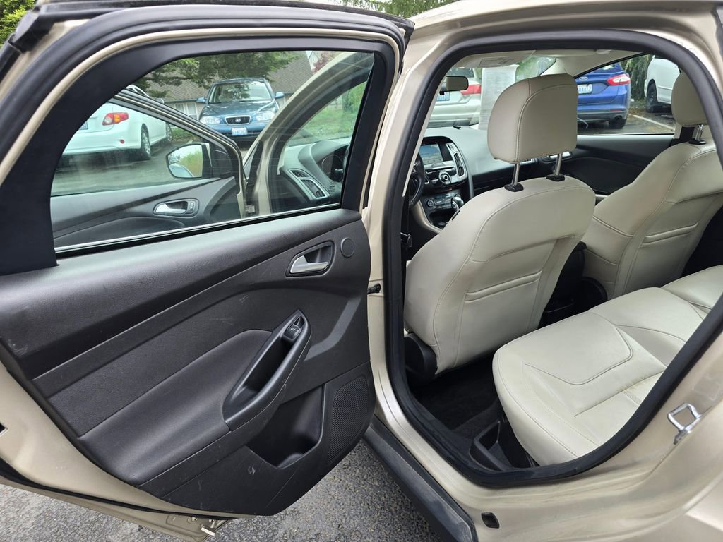 Used 2018 Ford Focus Titanium FWD image 9