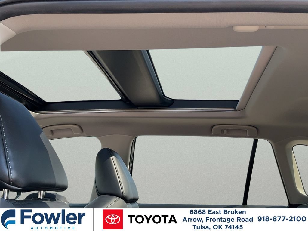 Used 2023 Toyota RAV4 Limited AWD/4WD image 19