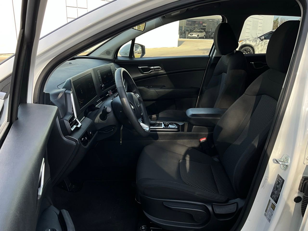 Used 2025 Kia Sportage LX image 11