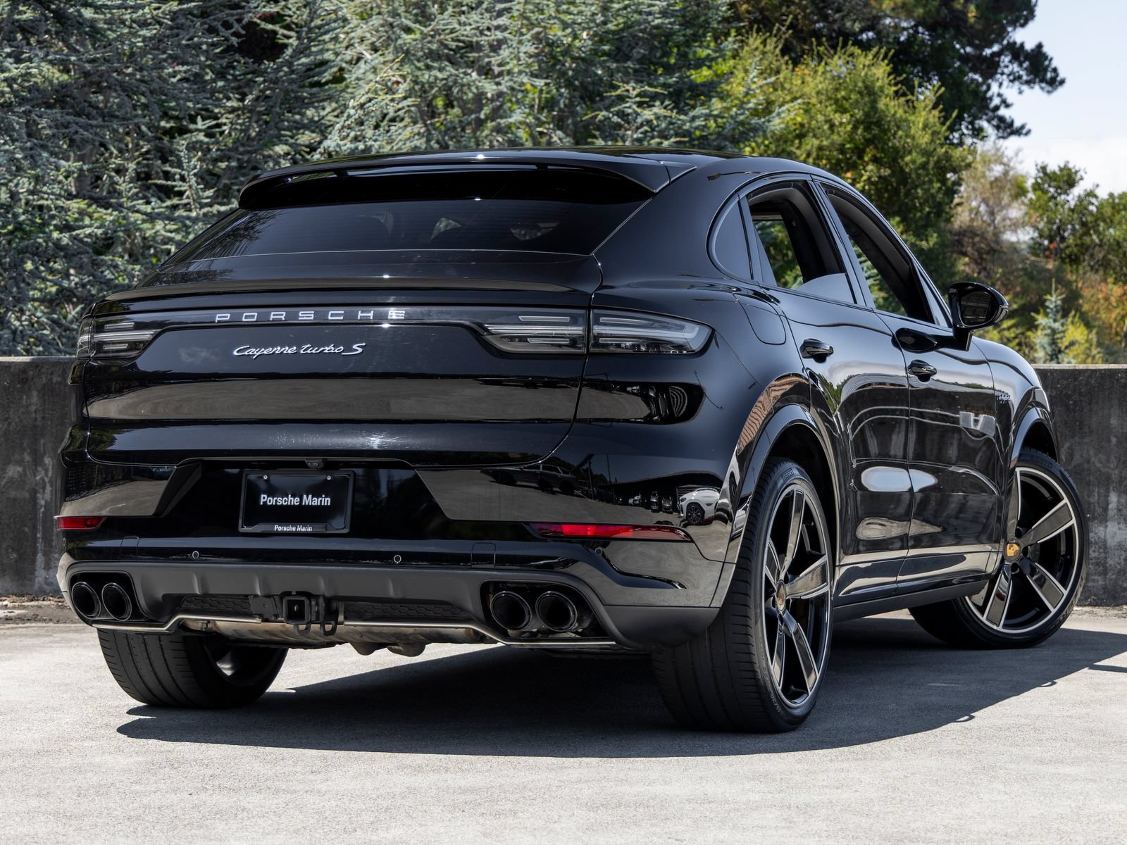 Certified 2022 Porsche Cayenne Turbo S AWD/4WD image 11