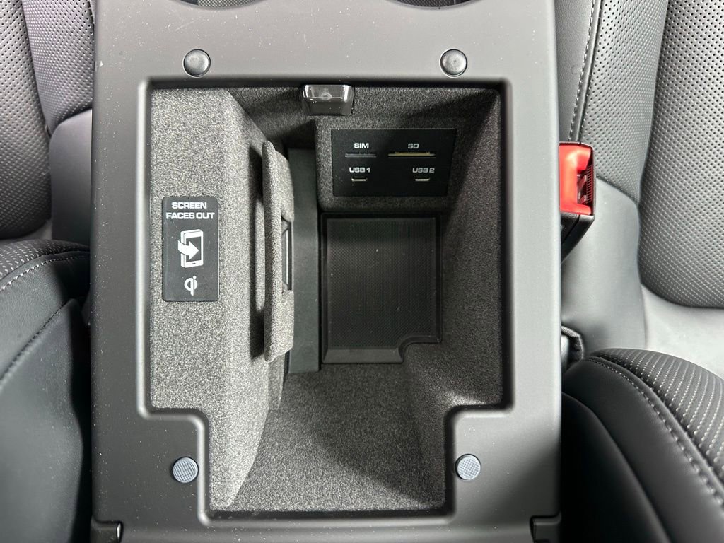 Certified 2025 Porsche Macan GTS AWD/4WD image 35