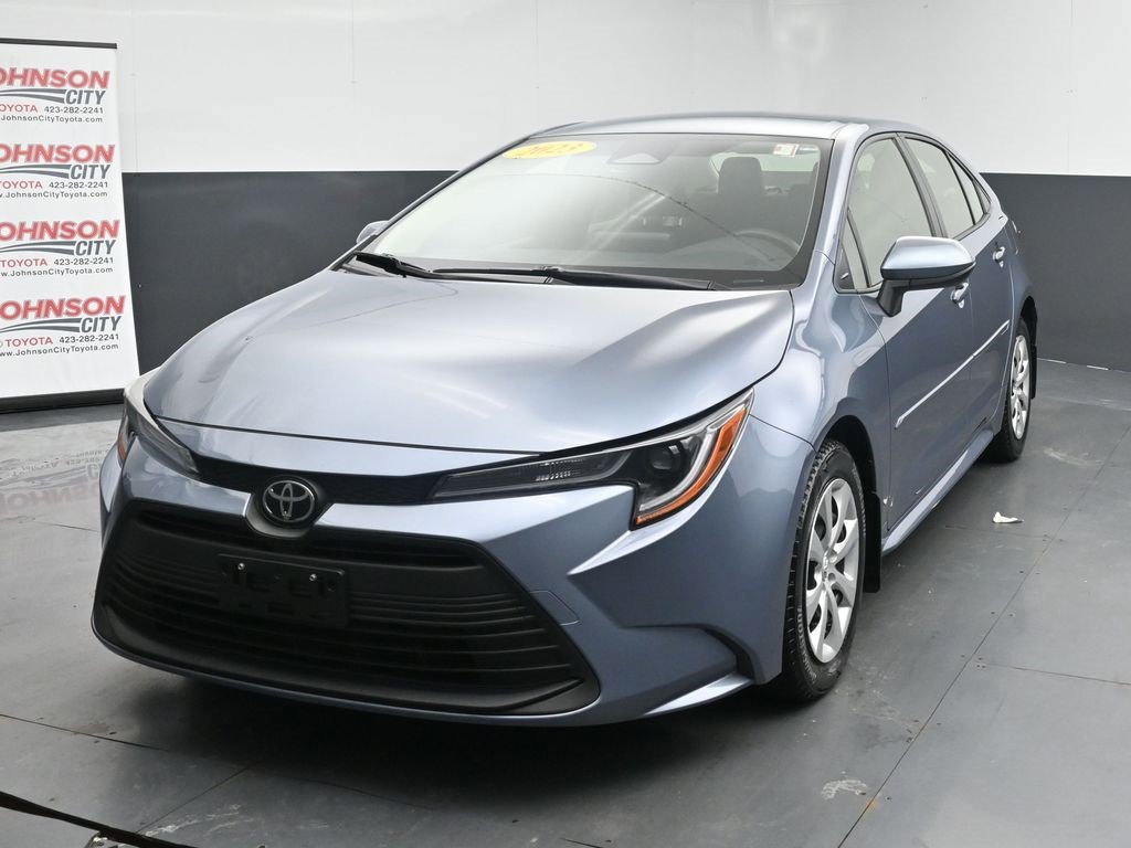 Used 2023 Toyota Corolla LE image 4