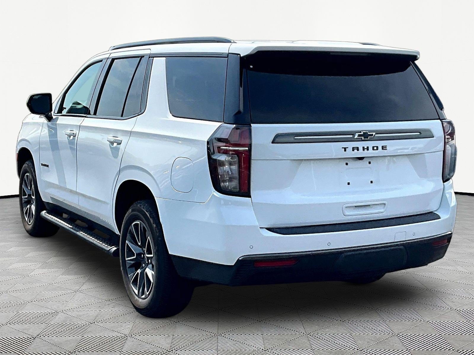 Used 2021 Chevrolet Tahoe Z71 w/ Rear Media and Nav Package AWD/4WD image 4