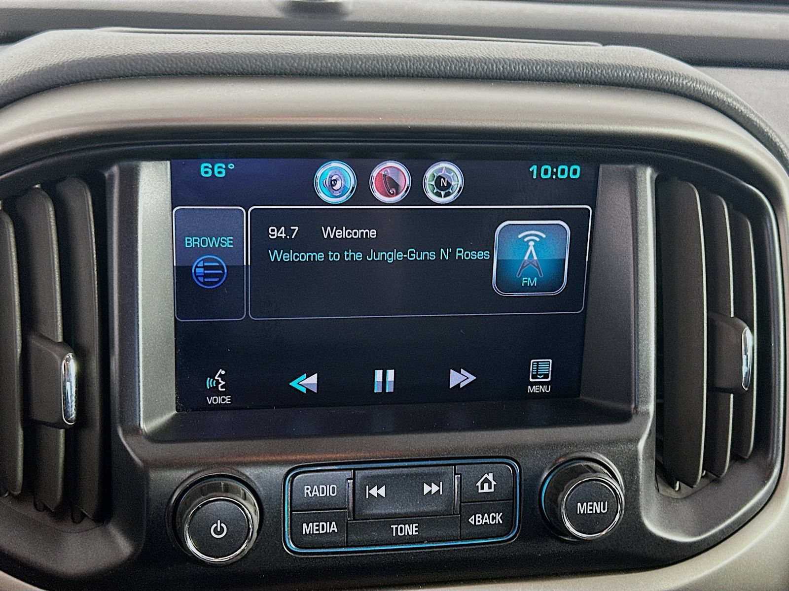 Used 2015 Chevrolet Colorado Z71 AWD/4WD image 14