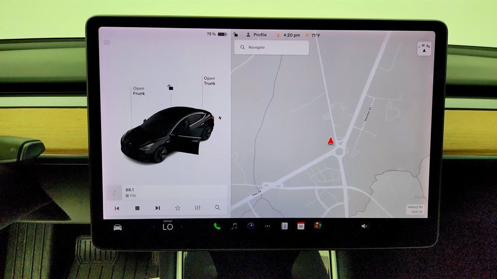 Used 2018 Tesla Model 3 Long Range image 23