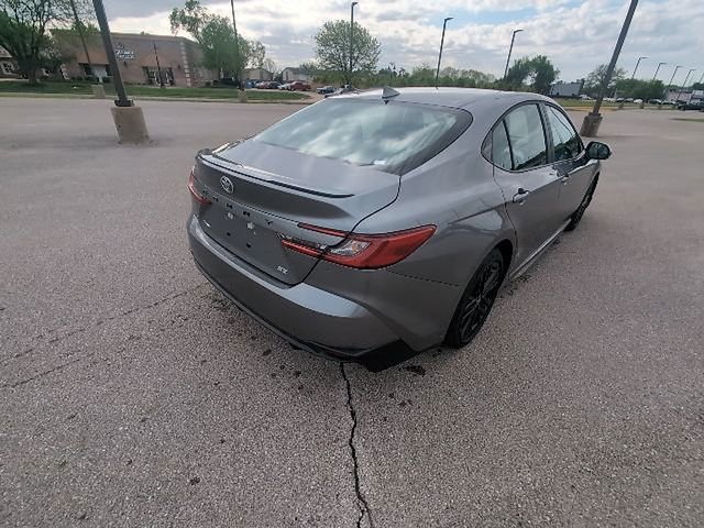 Used 2026 Toyota Camry SE w/ Convenience Package image 5