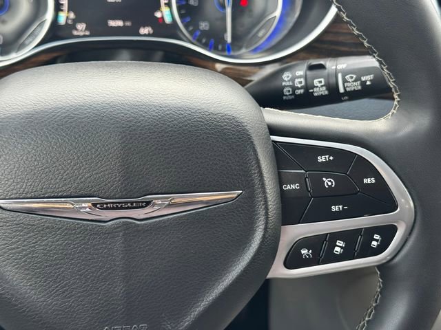 Used 2023 Chrysler Pacifica Limited image 27
