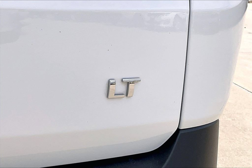Used 2023 Chevrolet Traverse LT FWD image 8