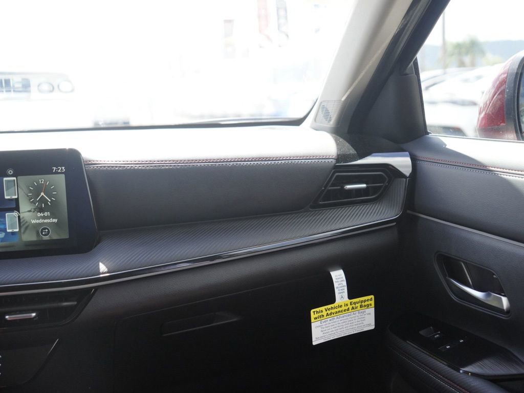 Certified 2025 Nissan Kicks SR image 22