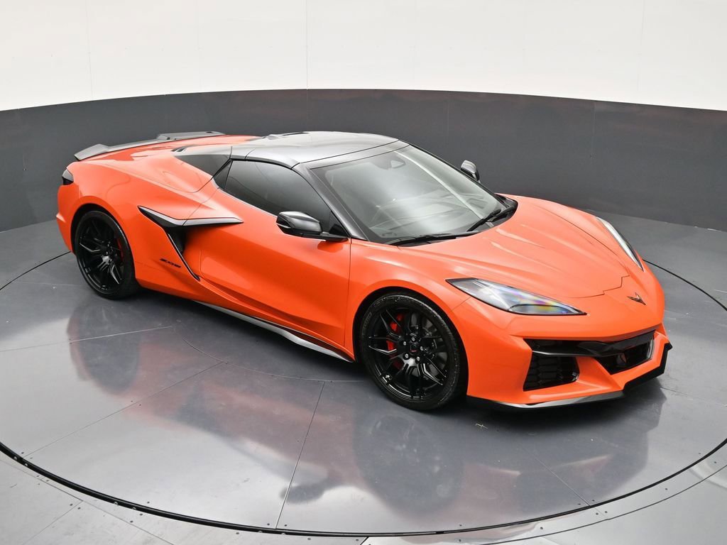 Used 2026 Chevrolet Corvette Z06 w/ Stealth Interior Trim Package RWD image 17