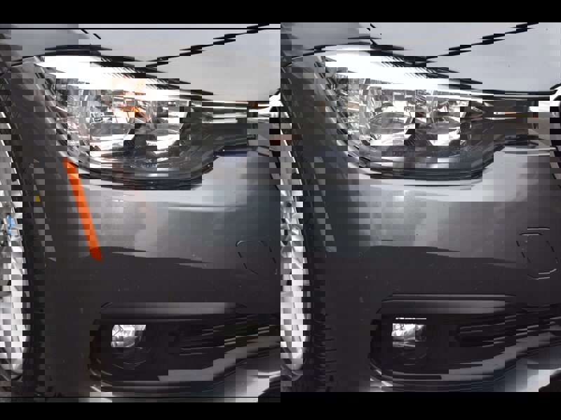 Used 2016 BMW 320i Sedan w/ Sport Package image 45