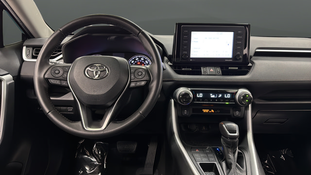 Used 2021 Toyota RAV4 XLE Premium AWD/4WD image 11