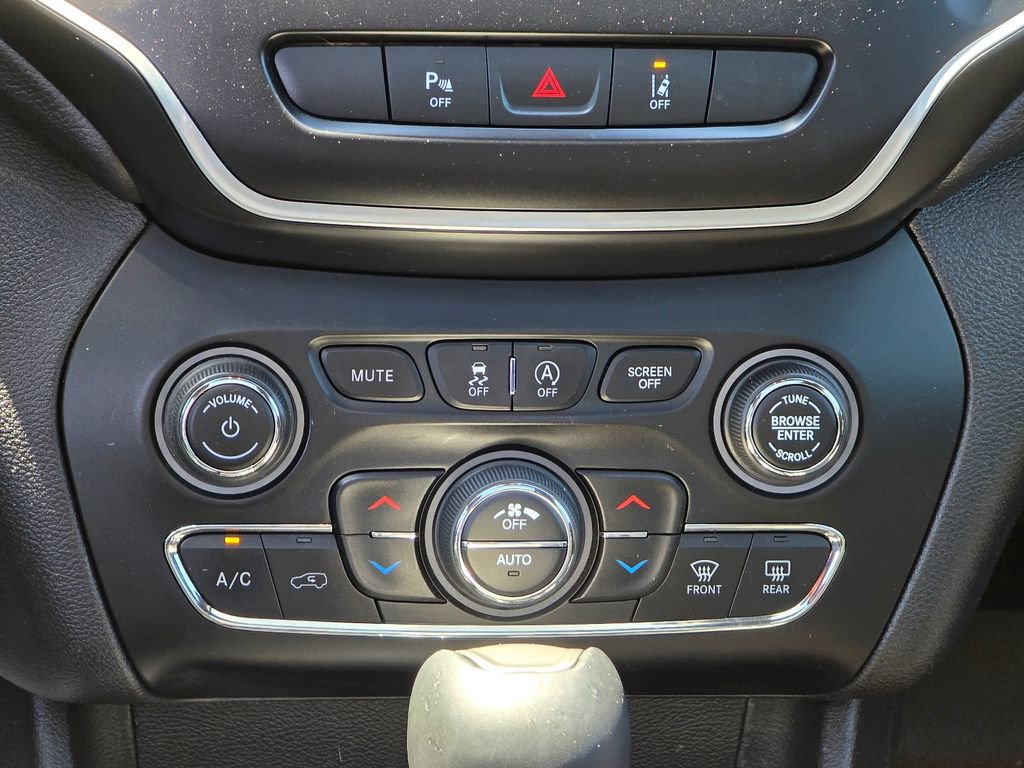 Used 2021 Jeep Cherokee Latitude Lux 80th Anniv w/ Quick Order Package 26U 80TH FWD image 19