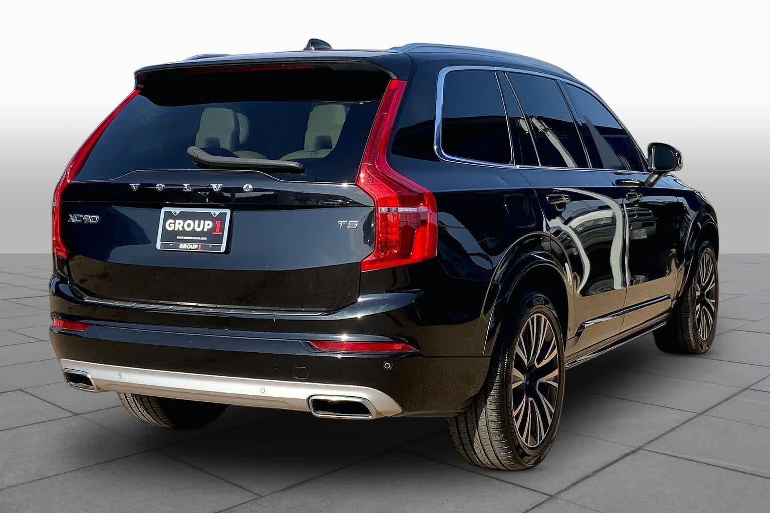 Used 2020 Volvo XC90 T5 Momentum w/ Protection Package Premier FWD image 13