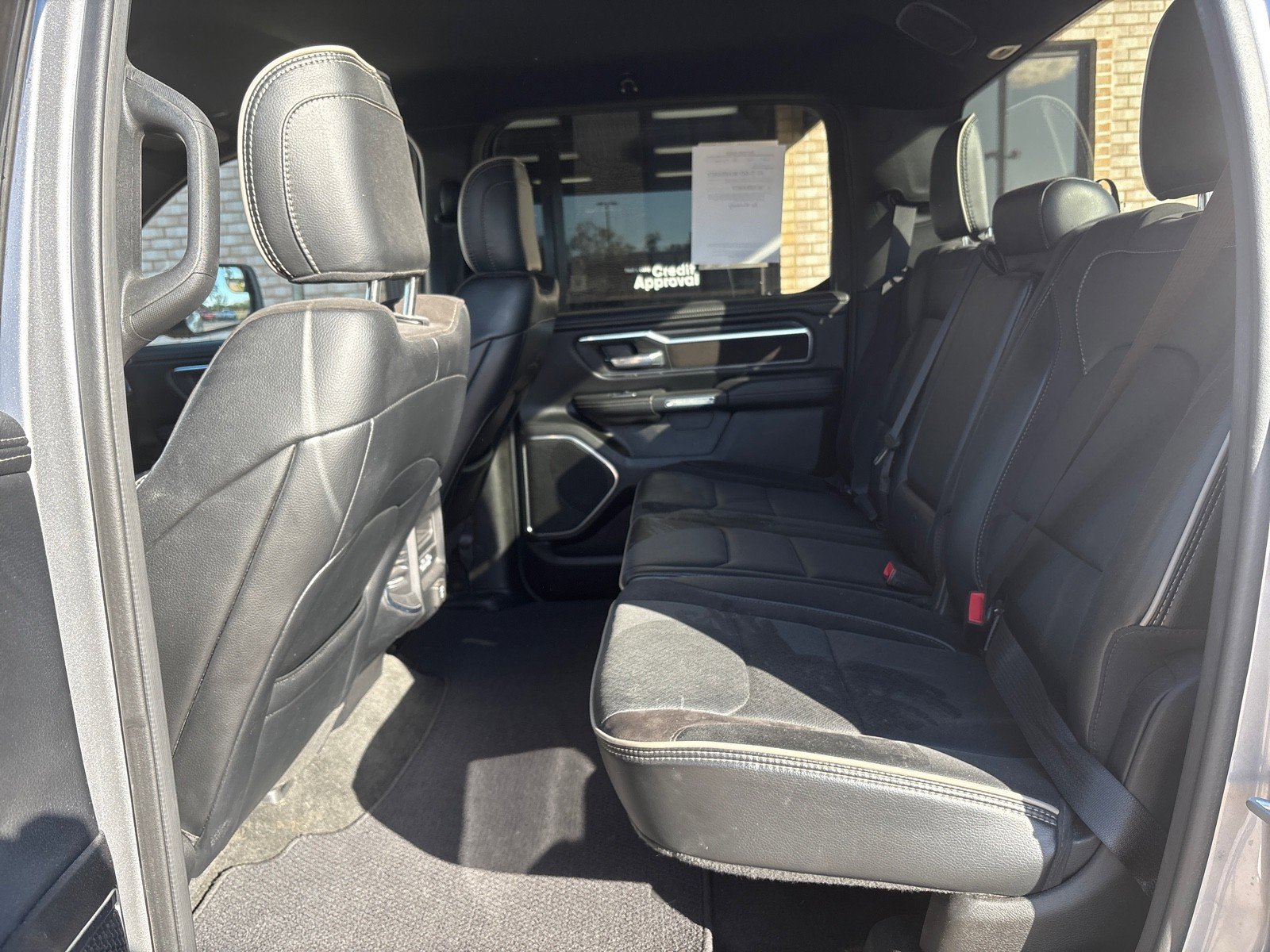 Used 2024 RAM 1500 Laramie image 4