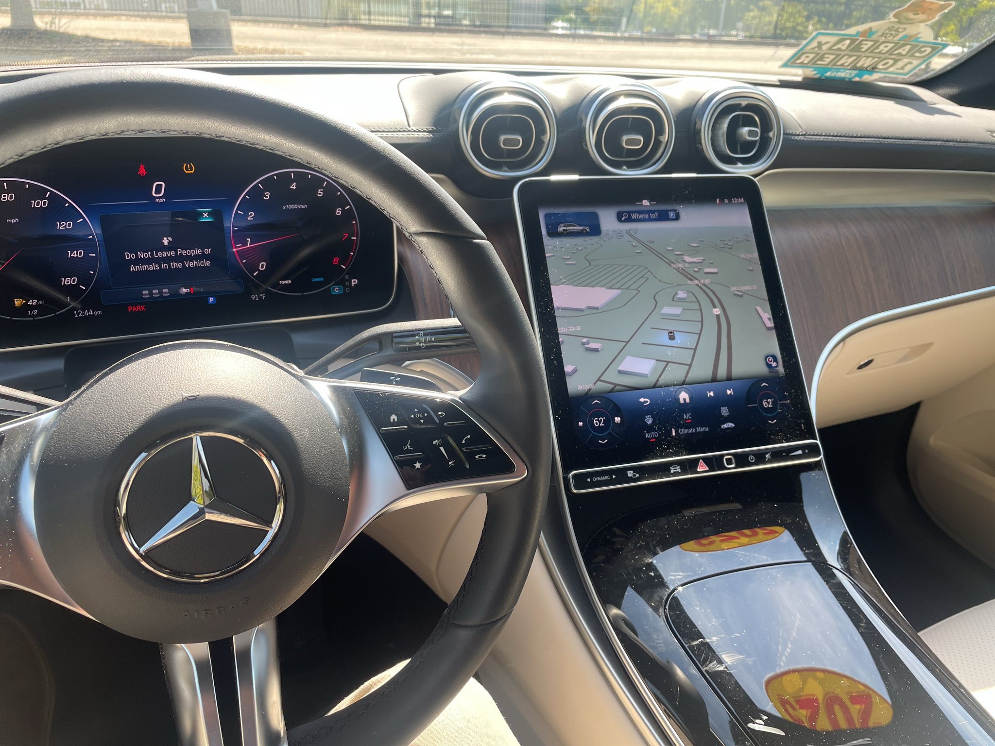 Used 2025 Mercedes-Benz GLC 300 4MATIC image 28