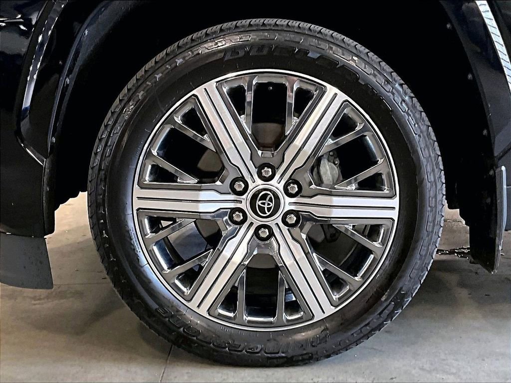 Used 2024 Toyota Sequoia Capstone AWD/4WD image 7