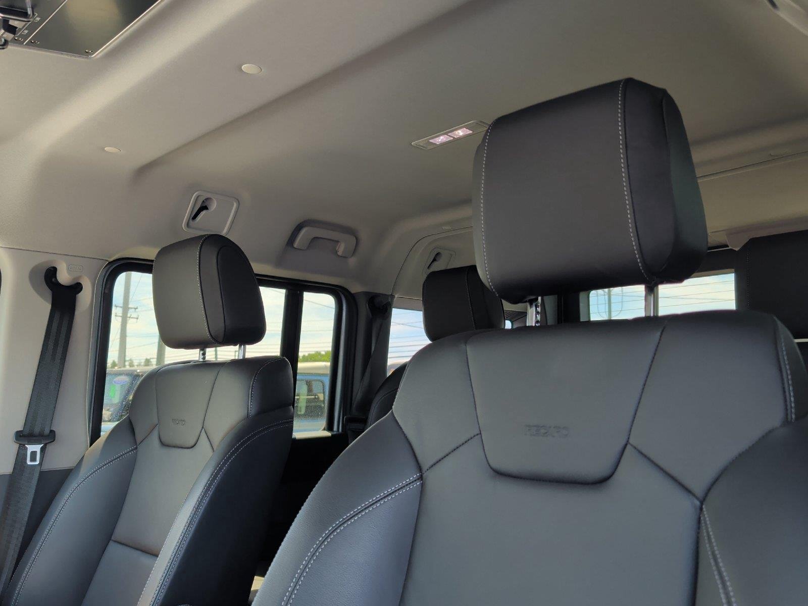 Used 2024 INEOS Grenadier Station Wagon AWD/4WD image 30