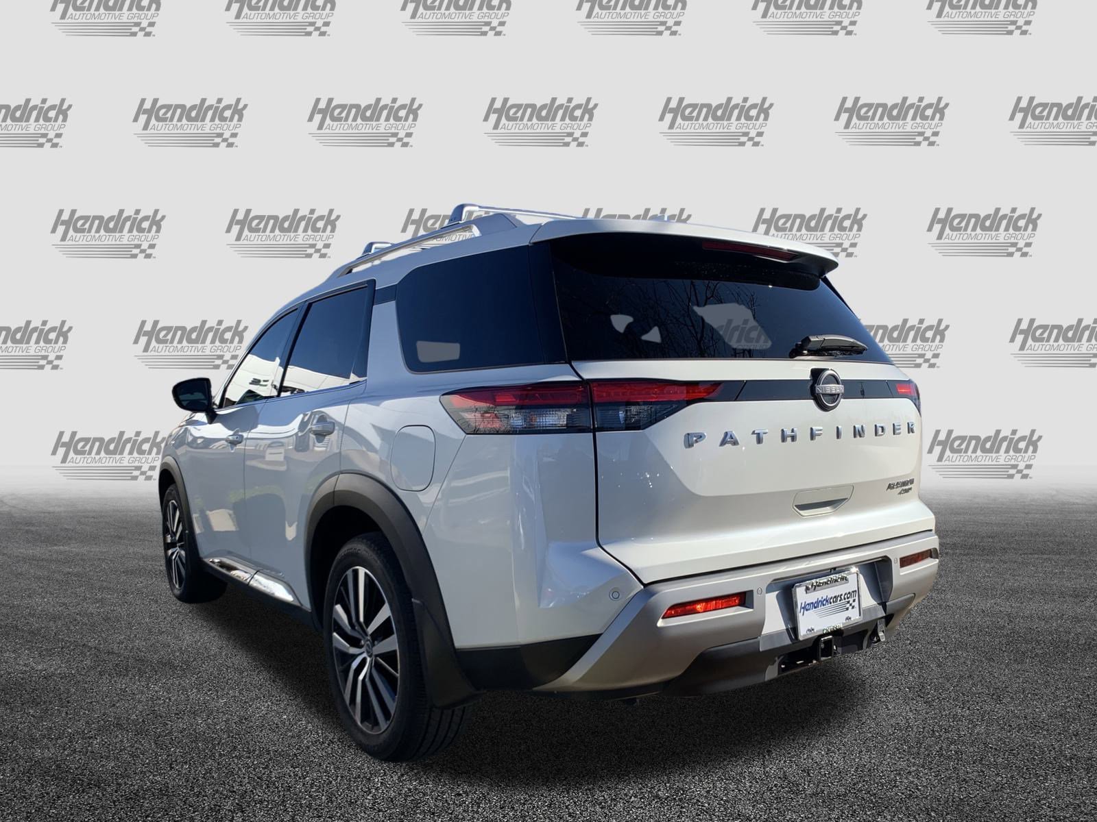 Used 2024 Nissan Pathfinder Platinum w/ Cargo Package image 8
