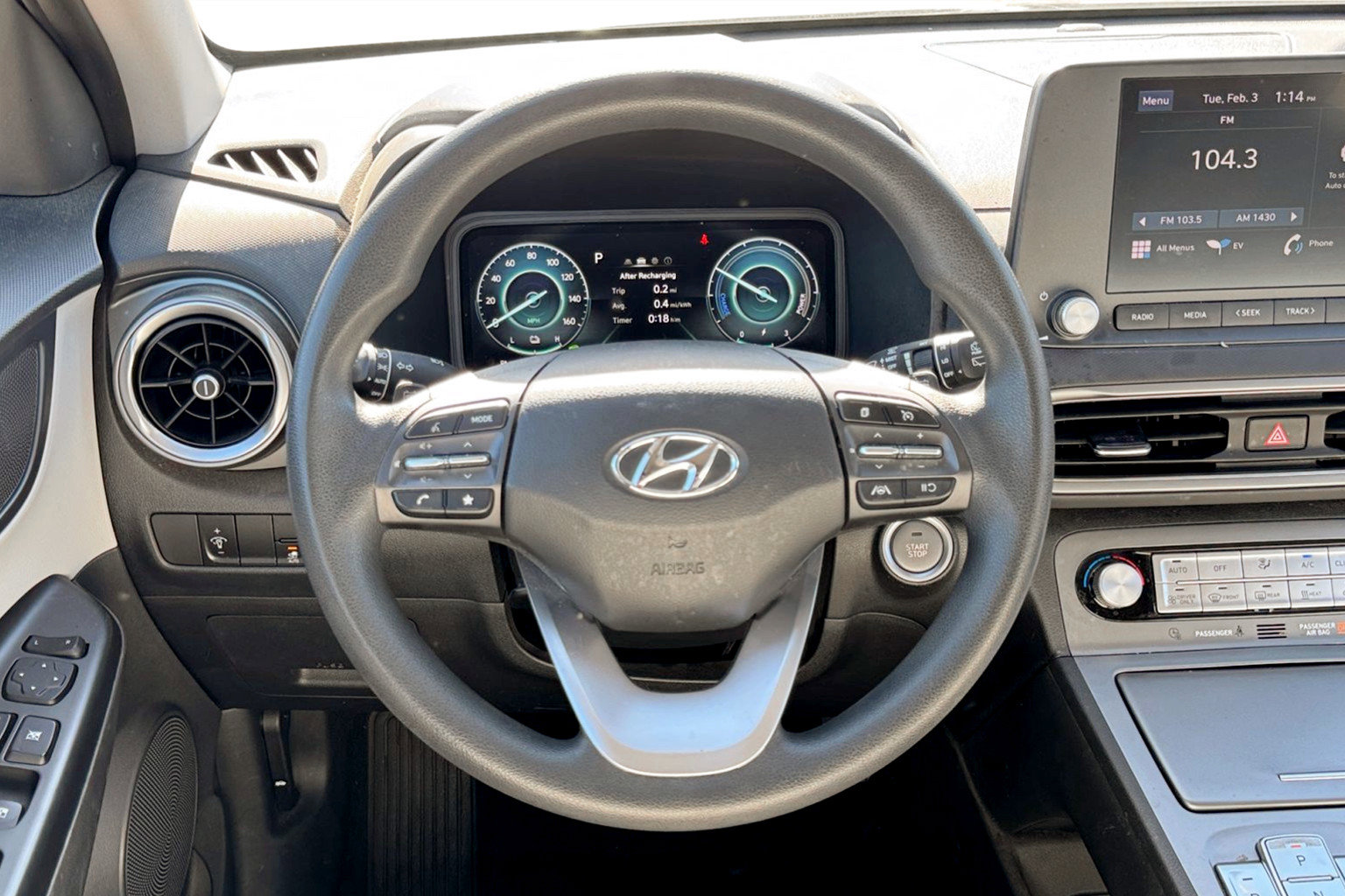 Used 2023 Hyundai Kona SE w/ Cargo Package image 13