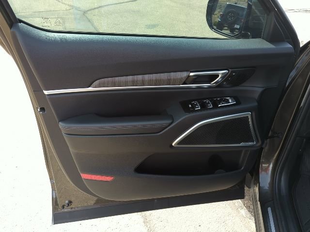 Used 2024 Kia Telluride SX Prestige w/ Towing Package AWD/4WD image 17