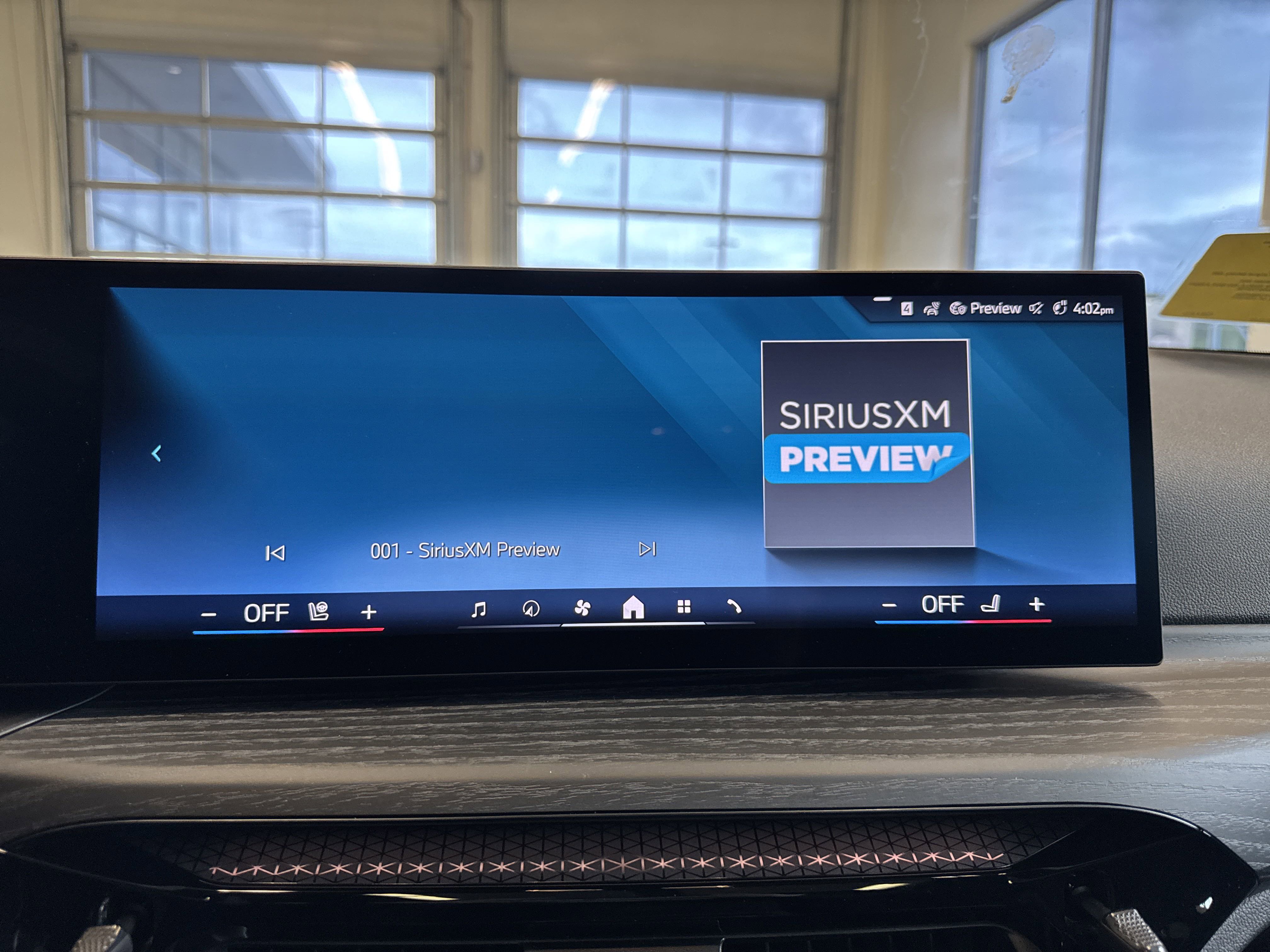 Used 2025 BMW 330i xDrive Sedan w/ M Sport Package image 24