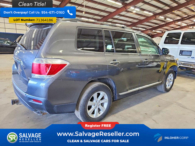 Used 2013 Toyota Highlander Plus AWD/4WD image 4