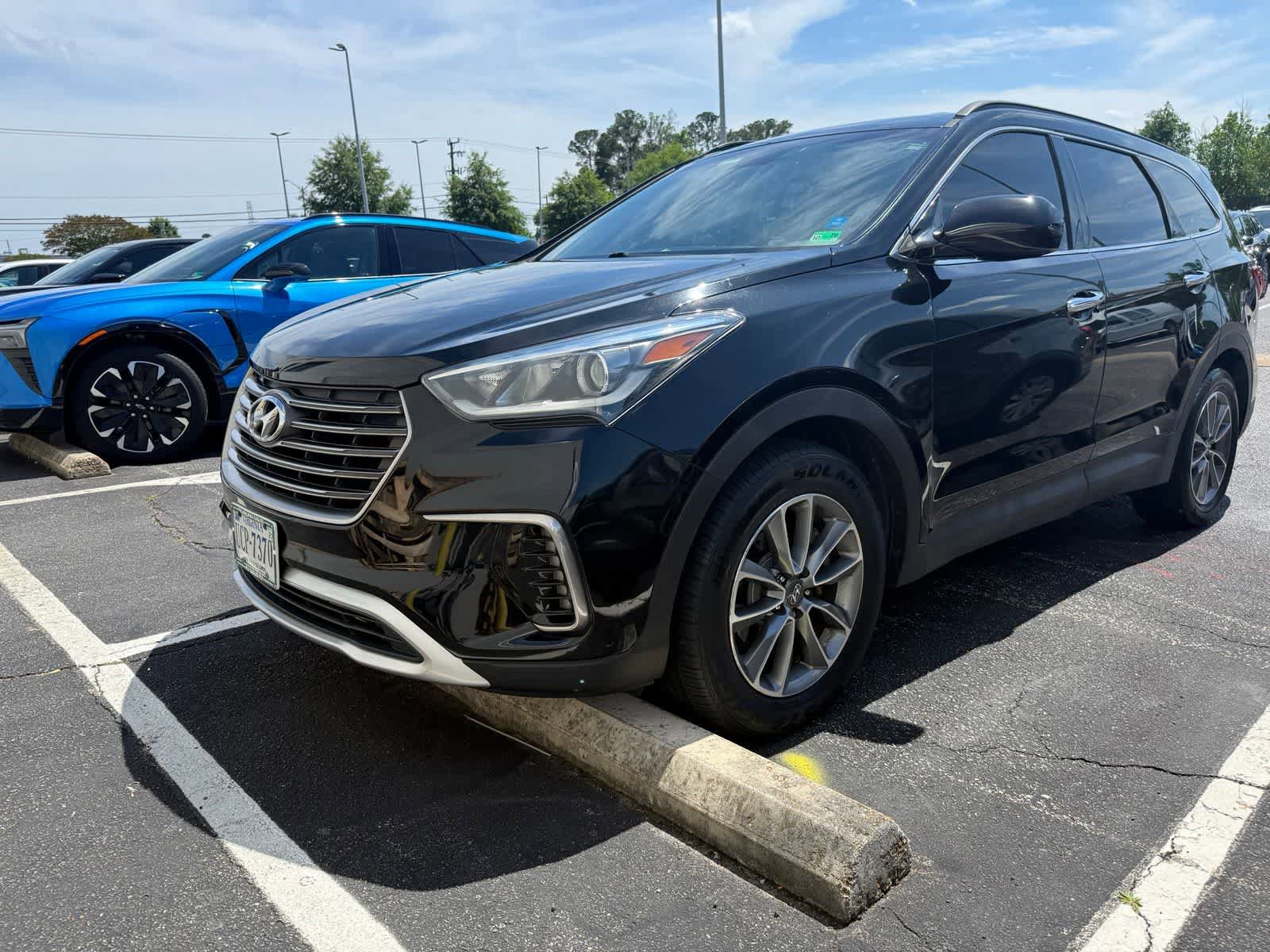 Used 2017 Hyundai Santa Fe SE AWD/4WD image 1
