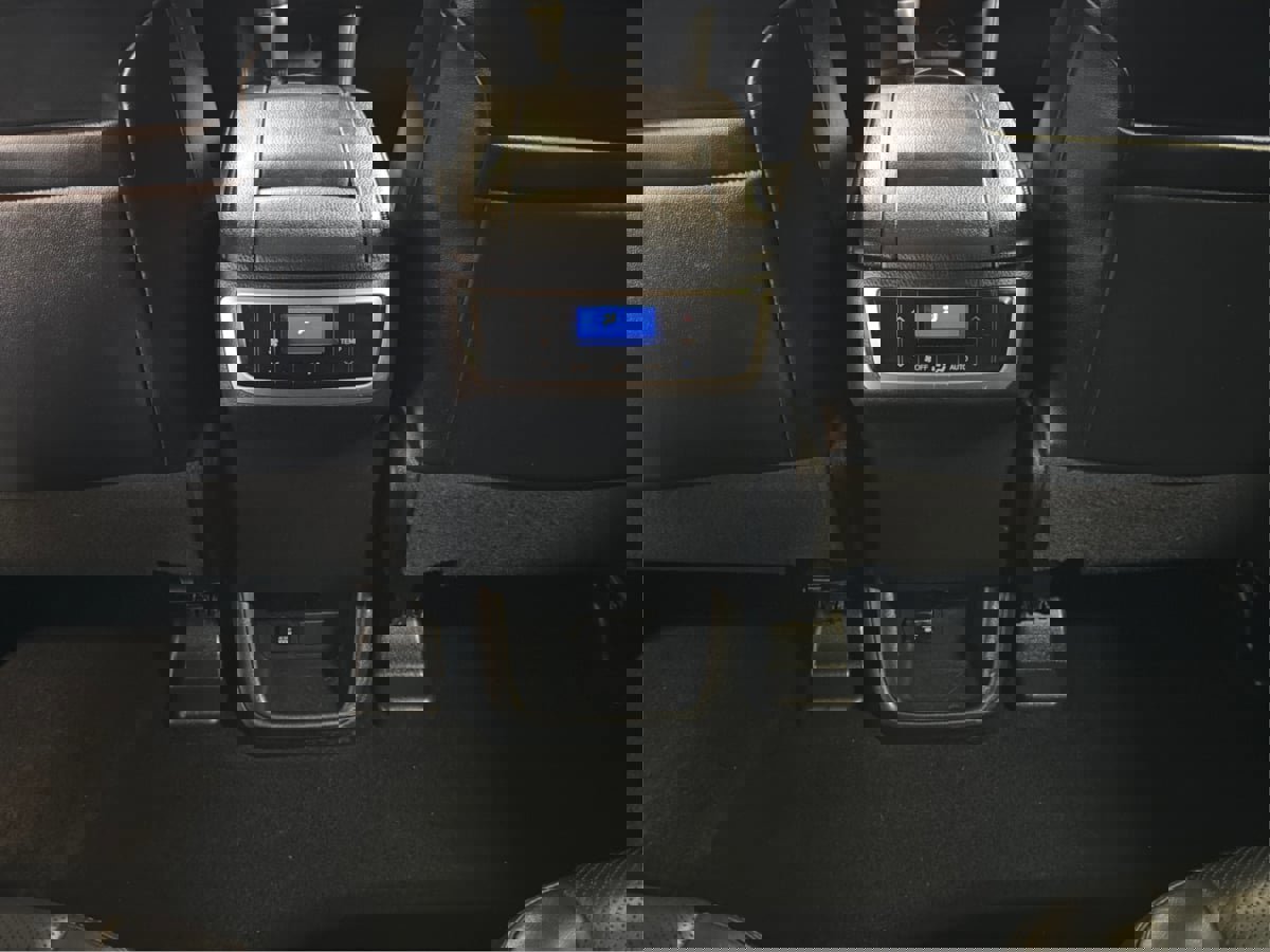 Used 2015 Toyota Highlander Limited image 25