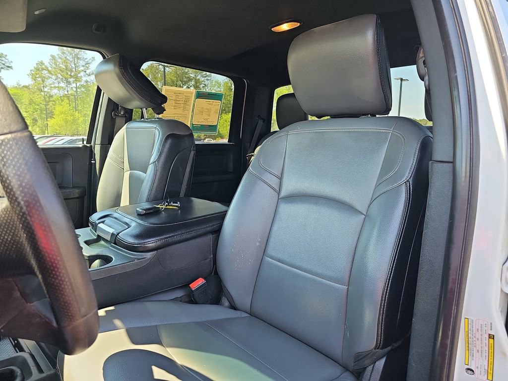 Used 2021 RAM 2500 Tradesman w/ Chrome Appearance Group AWD/4WD image 17