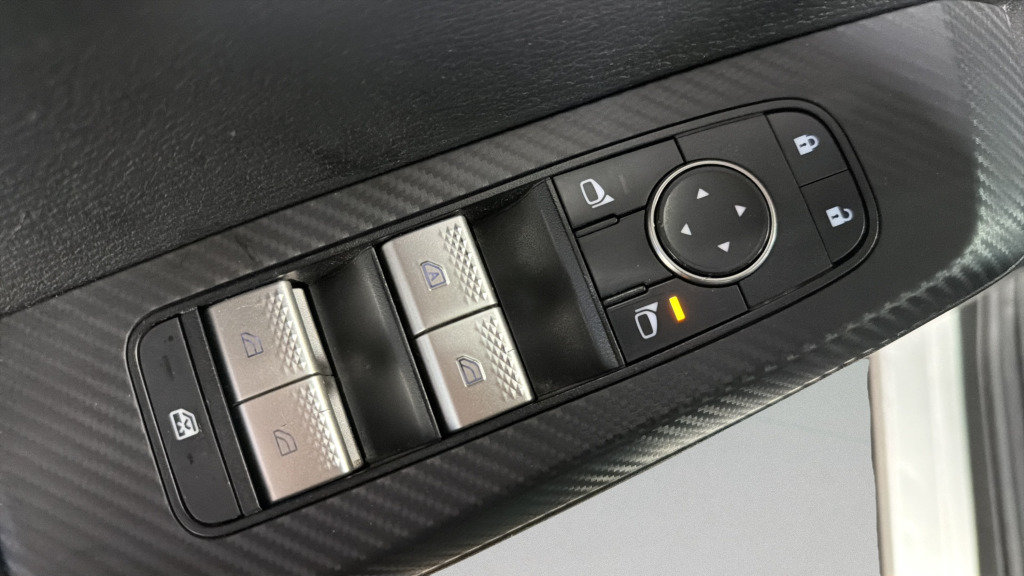 Used 2024 Mitsubishi Outlander SE Black Edition AWD/4WD image 16