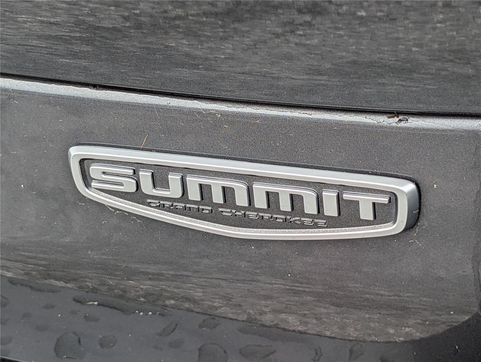 Used 2023 Jeep Grand Cherokee L Summit w/ Advanced Protech Group IV AWD/4WD image 9