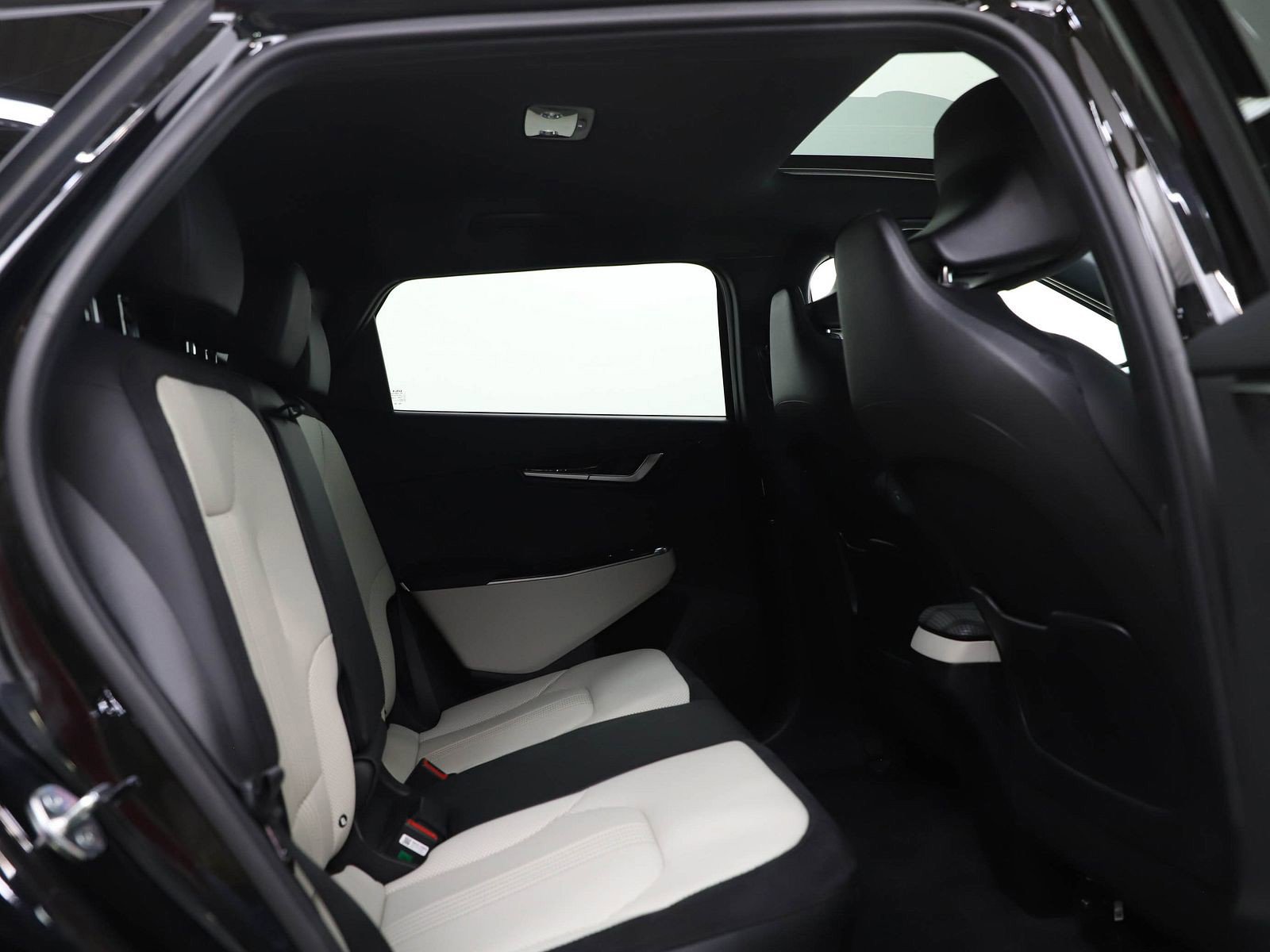 Used 2024 Kia EV6 GT-Line w/ GT-Line White Seat Package AWD/4WD image 13