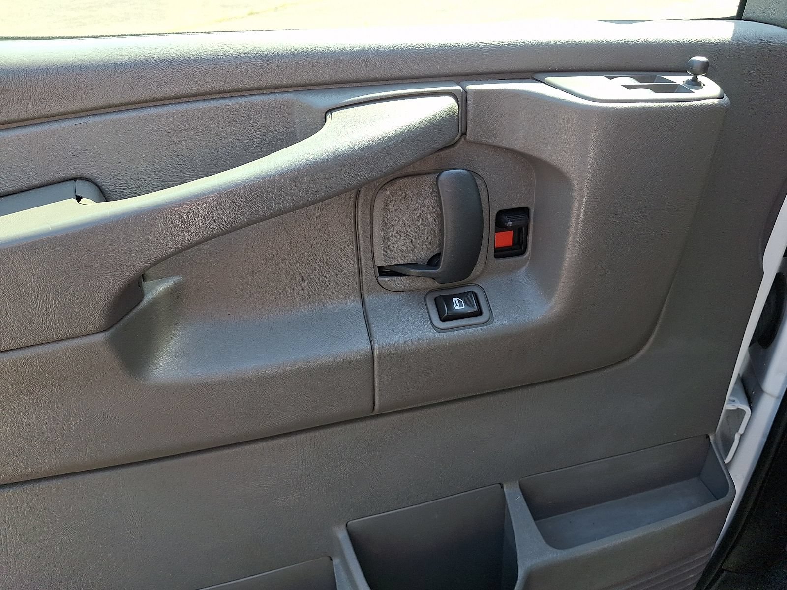 Used 2022 Chevrolet Express 2500 w/ Driver Convenience Package RWD image 14