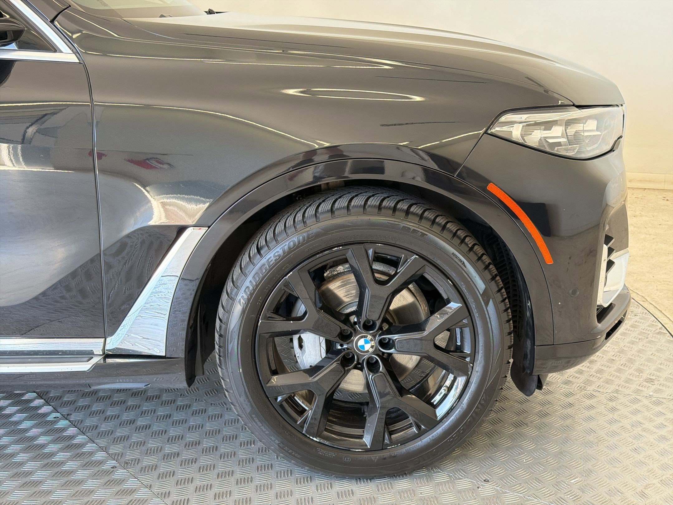 Used 2019 BMW X7 xDrive40i w/ Premium Package AWD/4WD image 12