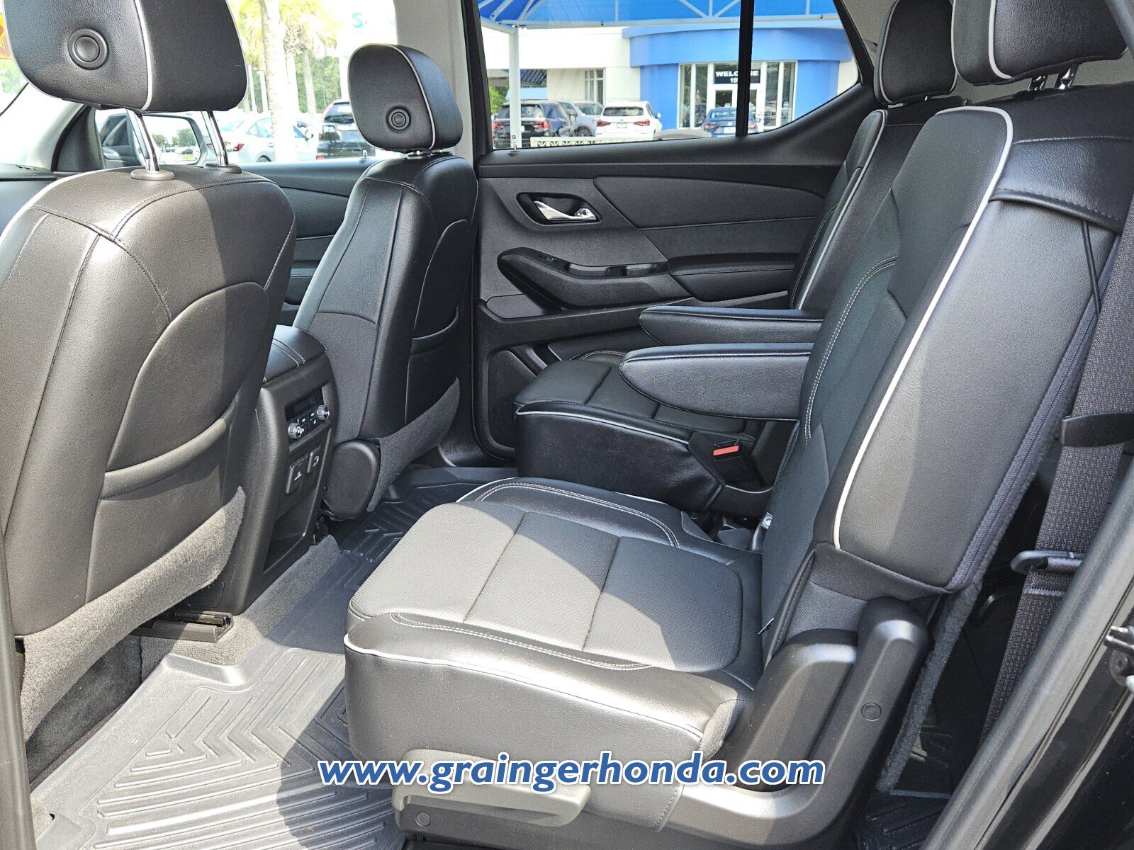 Used 2021 Chevrolet Traverse High Country AWD/4WD image 11
