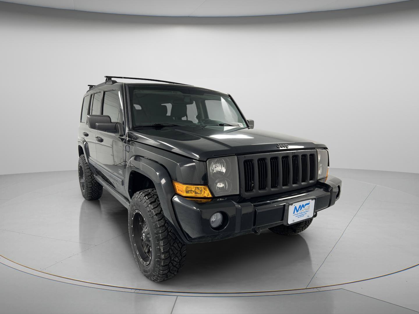 Used 2007 Jeep Commander Sport AWD/4WD image 2
