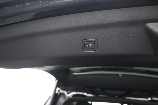 Used 2023 Chevrolet Suburban LT AWD/4WD image 7