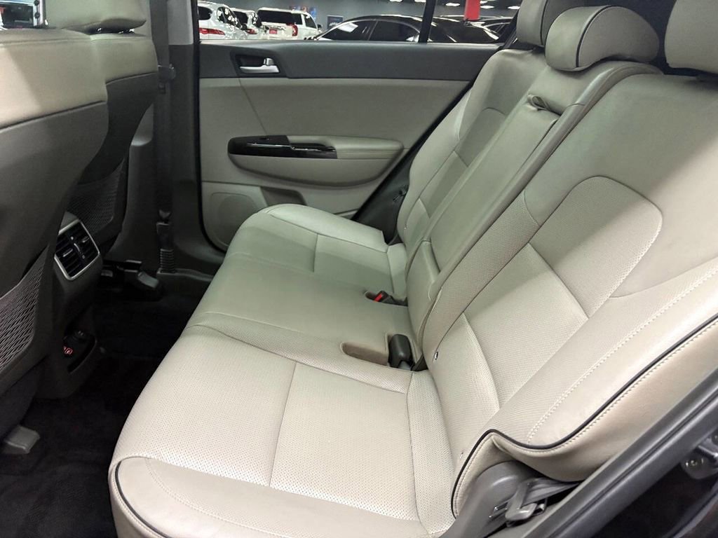 Used 2018 Kia Sportage EX w/ EX Technology Package image 40