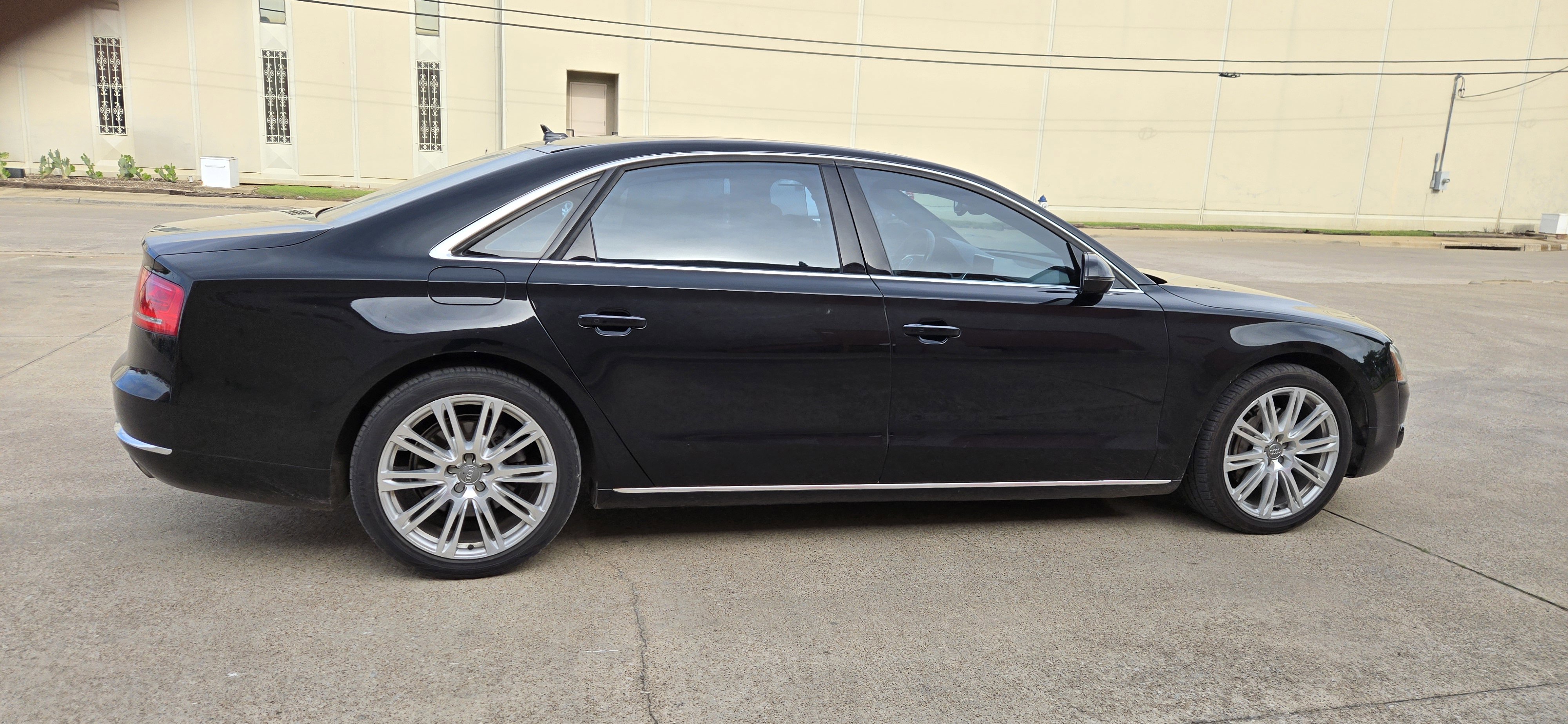 Used 2014 Audi A8 L 3.0T w/ Premium Package image 10