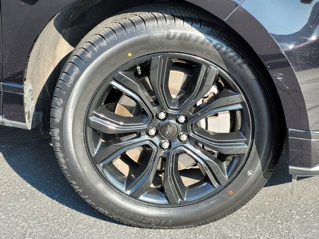 Used 2022 Ford Edge SE w/ Black Appearance Package image 12