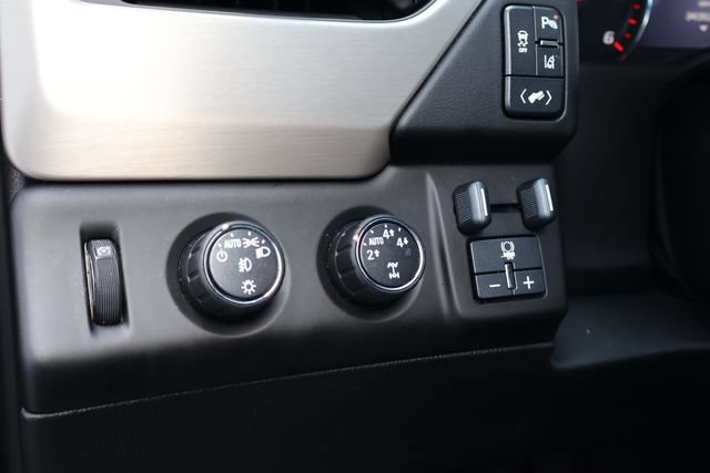 Used 2015 GMC Yukon Denali w/ Open Road Package AWD/4WD image 26