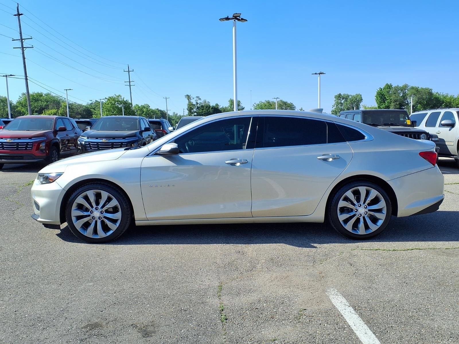 Used 2016 Chevrolet Malibu Premier FWD image 8