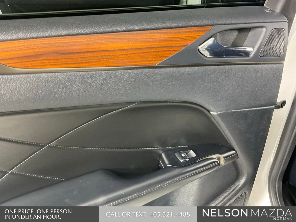 Used 2019 Lincoln MKC Select w/ Select Plus Package FWD image 19