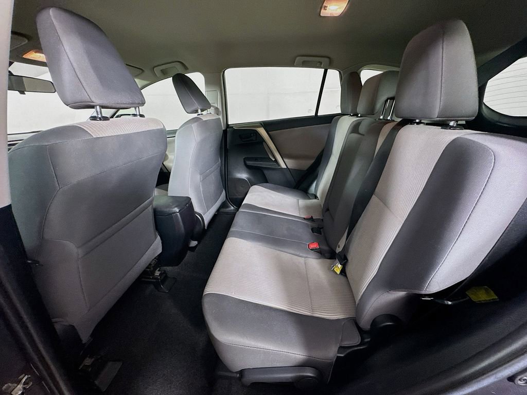 Used 2015 Toyota RAV4 LE image 27